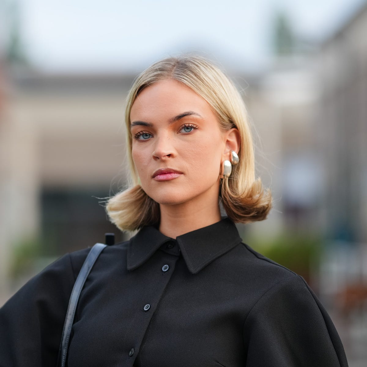 Blonde Bob With Soft Waves Blonde Bob With Soft Waves — Classy Middle Part Bob