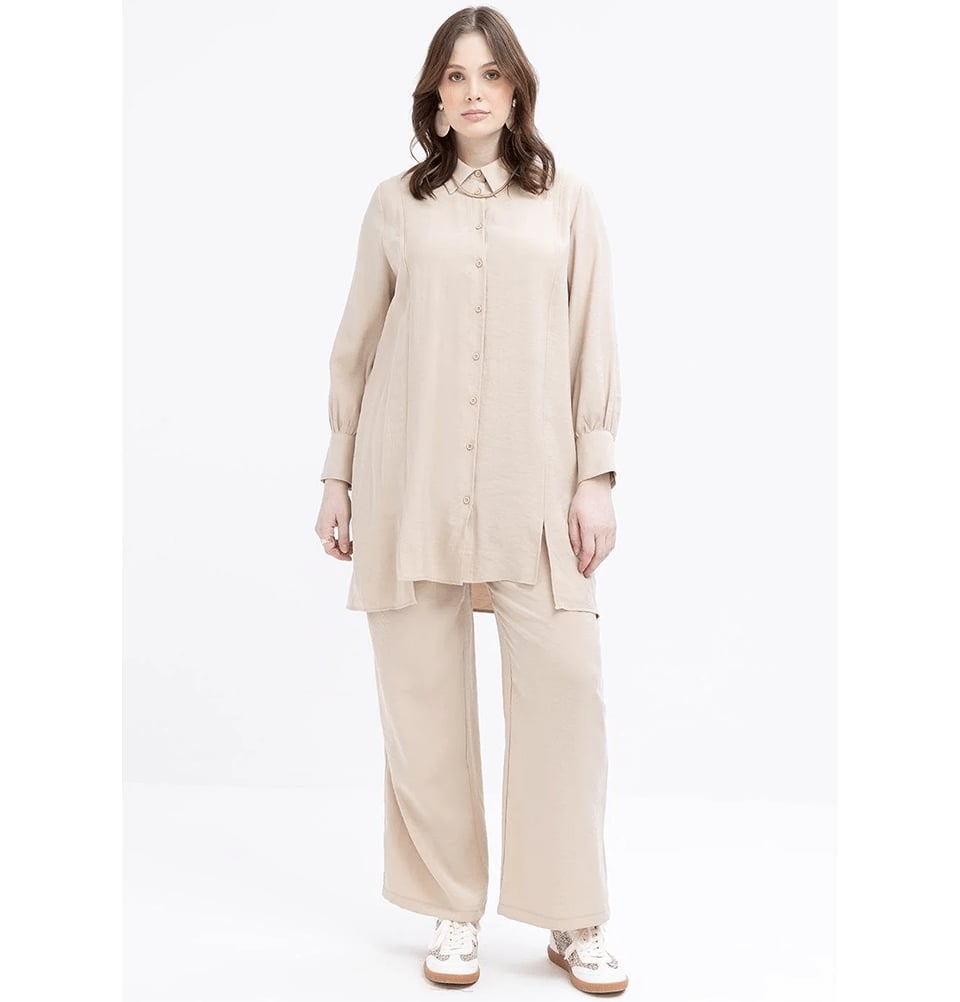 Beige Oversized Tunic Shirt and Wide-Leg Pants Beige Oversized Tunic Shirt and Wide-Leg Pants — Classy Modest Outfits