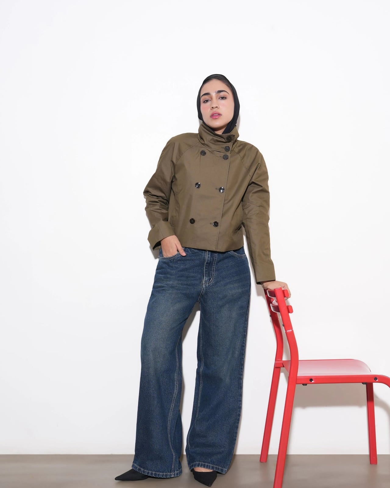 Olive Green Cropped Jacket and Wide-Leg Jeans Olive Green Cropped Jacket and Wide-Leg Jeans — Classy Modest Outfits