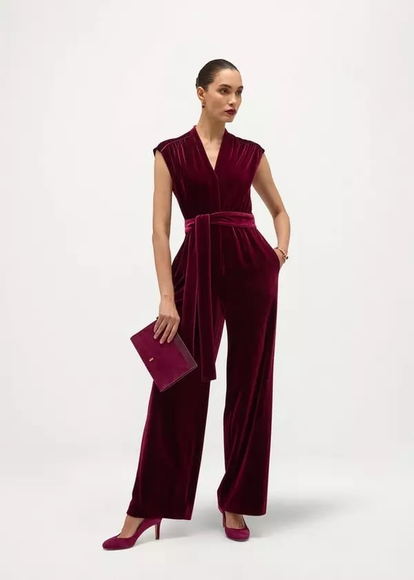 Cream Jumpsuit With Floral Print And Strappy Heels Cream Jumpsuit With Floral Print And Strappy Heels — Classy Mujer Outfits