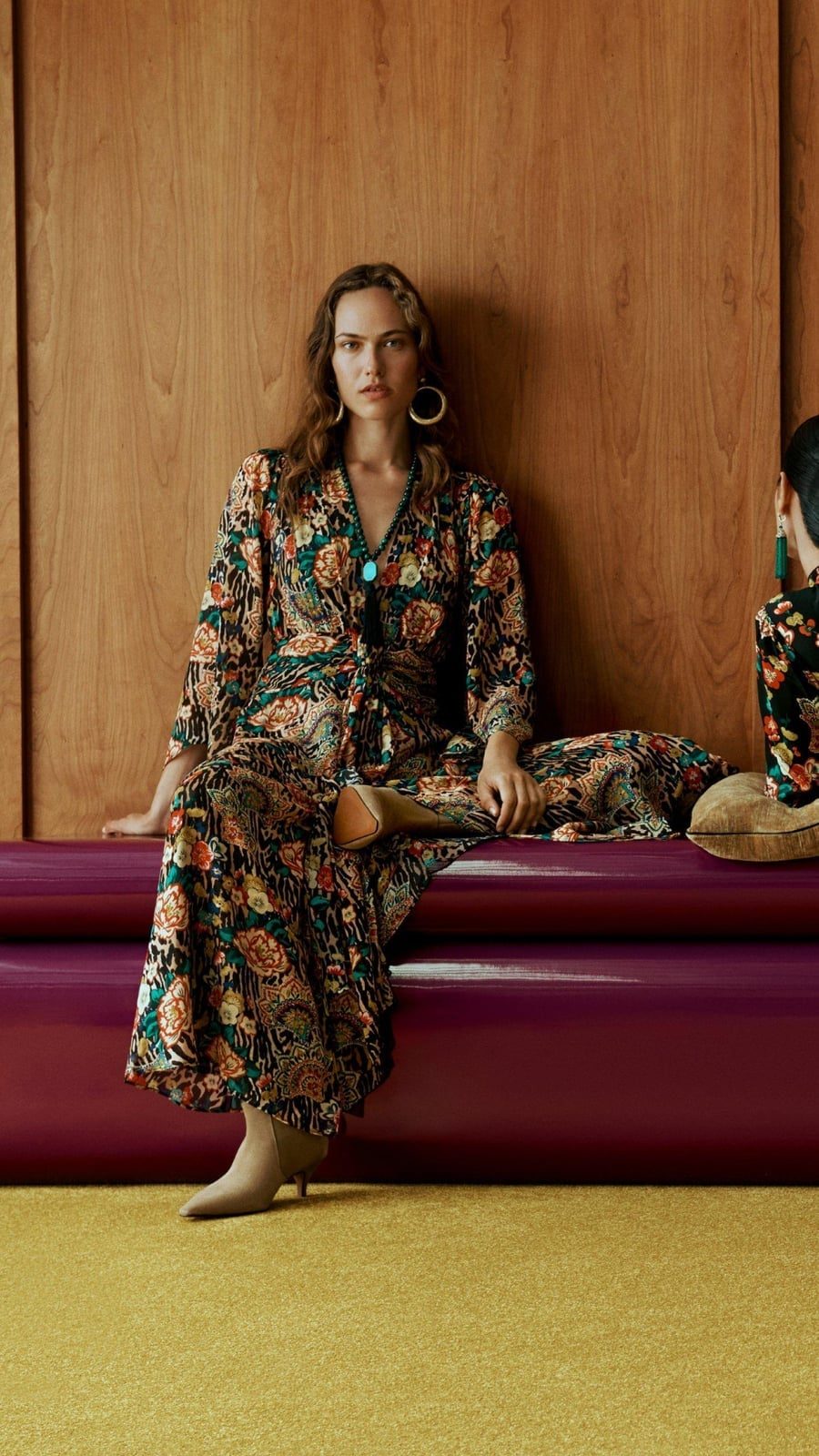 Floral Maxi Dress With Ankle Boots Floral Maxi Dress With Ankle Boots — Classy Mujer Outfits