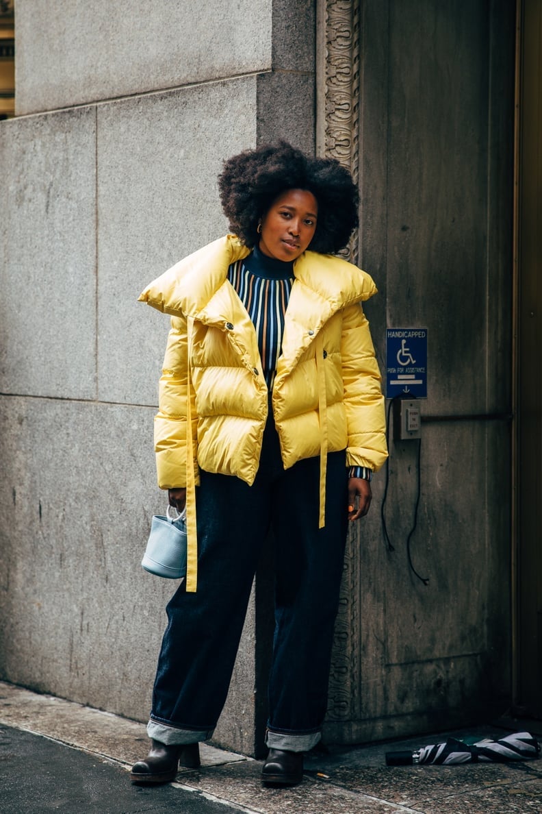 Yellow Puffer Jacket Over Striped Top And Jeans Yellow Puffer Jacket Over Striped Top And Jeans — Classy Mujer Outfits