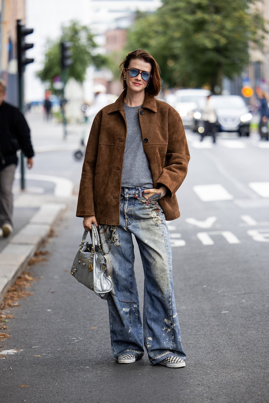 Brown Suede Jacket With Distressed Jeans Brown Suede Jacket With Distressed Jeans — Classy Mujer Outfits