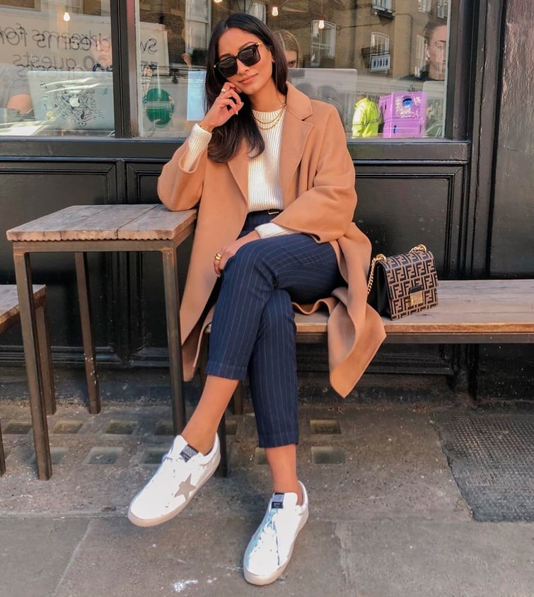 Camel Coat Over Pinstripe Trousers And Knit Sweater Camel Coat Over Pinstripe Trousers And Knit Sweater — Classy Mujer Outfits