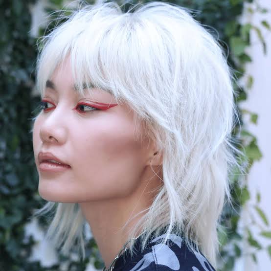 Platinum Blonde Shag With Curtain Bangs, Wavy — Classy Mullet Hair