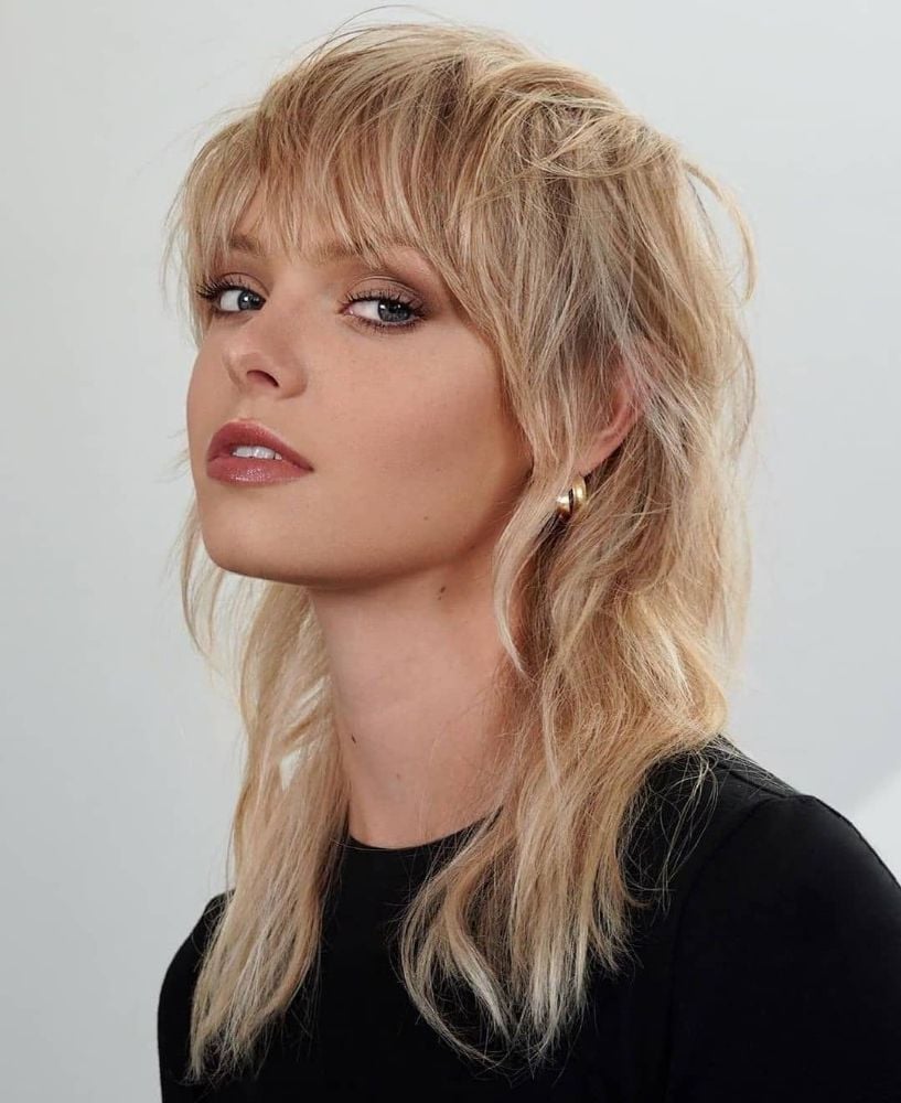 Blonde Shag Mullet With Curtain Bangs — Classy Mullet Hair