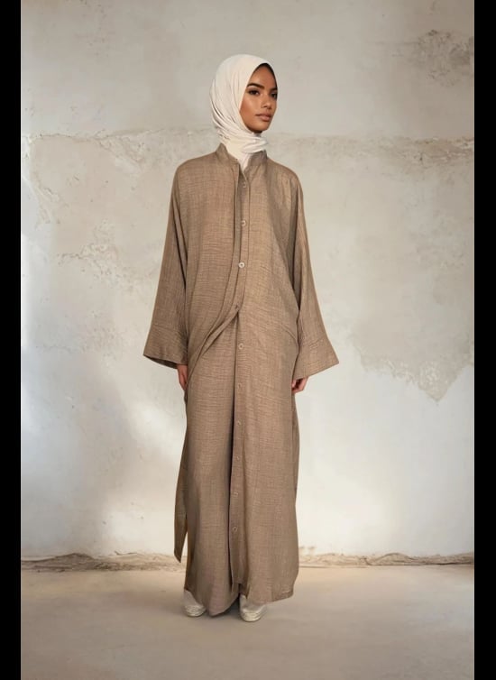 Oversized Textured Abaya and Cream Hijab Oversized Textured Abaya and Cream Hijab — Classy Muslim Outfits