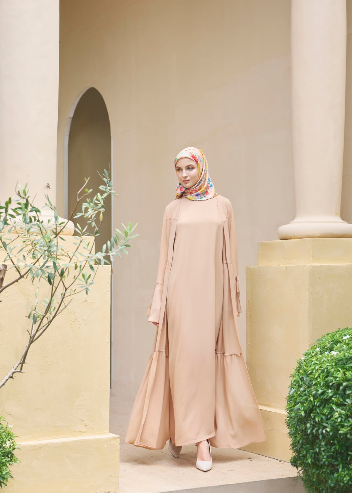 Tiered Ruffled Sleeve Dress and Floral Hijab Tiered Ruffled Sleeve Dress and Floral Hijab — Classy Muslim Outfits
