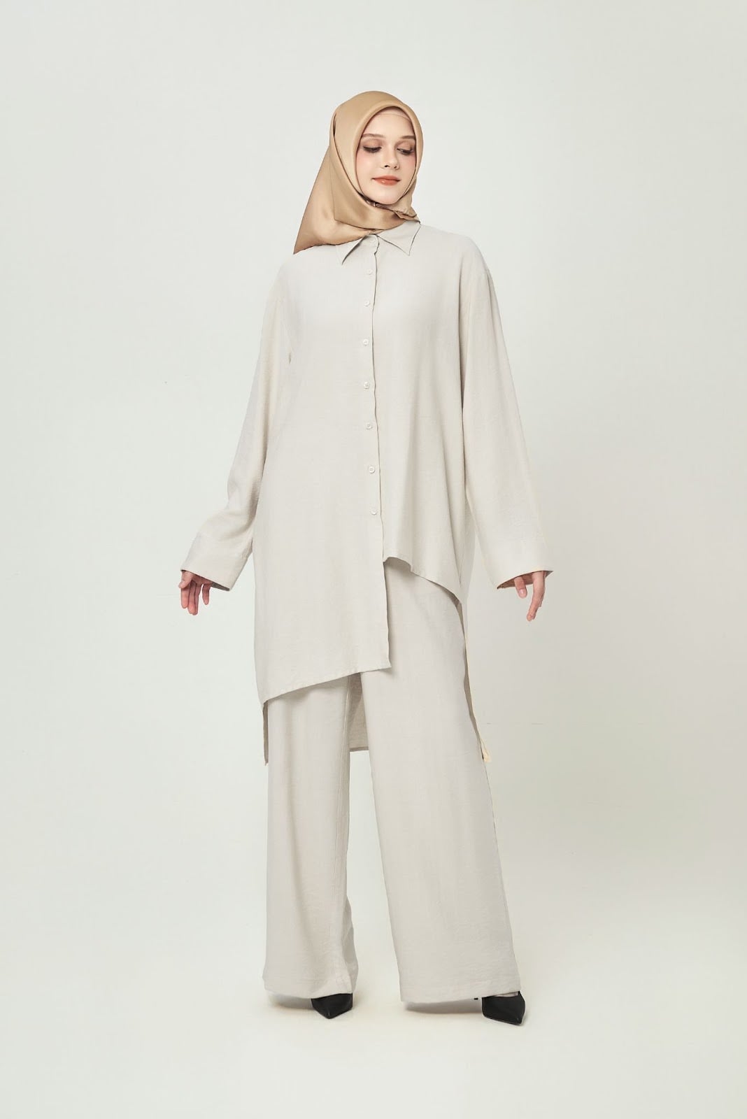 Asymmetric Tunic with Oversized Shirt and Wide Leg Trousers Asymmetric Tunic with Oversized Shirt and Wide Leg Trousers — Classy Muslim Outfits
