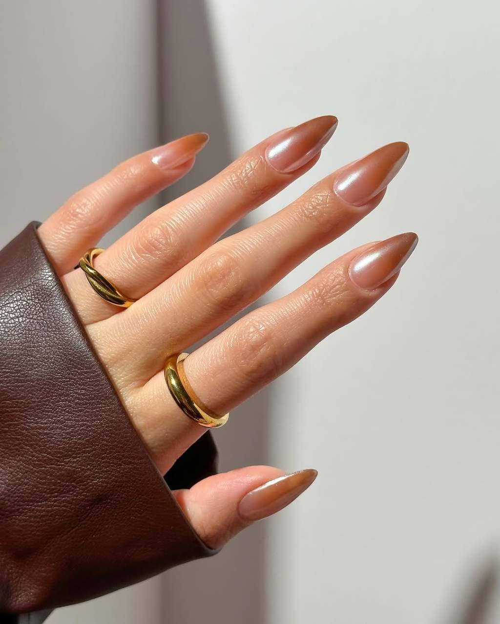 Long Almond Milky Brown Pearlescent Finish Nails Long Almond Milky Brown Pearlescent Finish Nails — Classy Nail Extensions