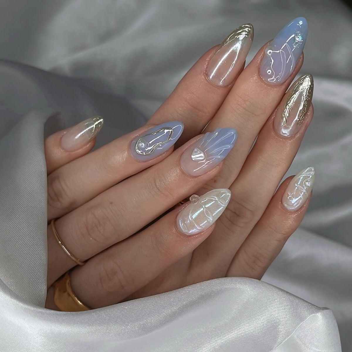 Medium Almond White Blue Gold Chrome Pearl Foil Medium Almond White Blue Gold Chrome Pearl Foil — Classy Nail Extensions