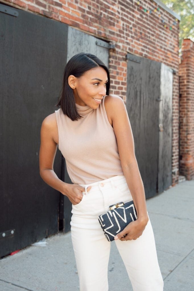 Beige Knit Top With White Wide Leg Trousers and Pointed Toe Heels Beige Knit Top With White Wide Leg Trousers and Pointed Toe Heels — Classy Neutral Outfits
