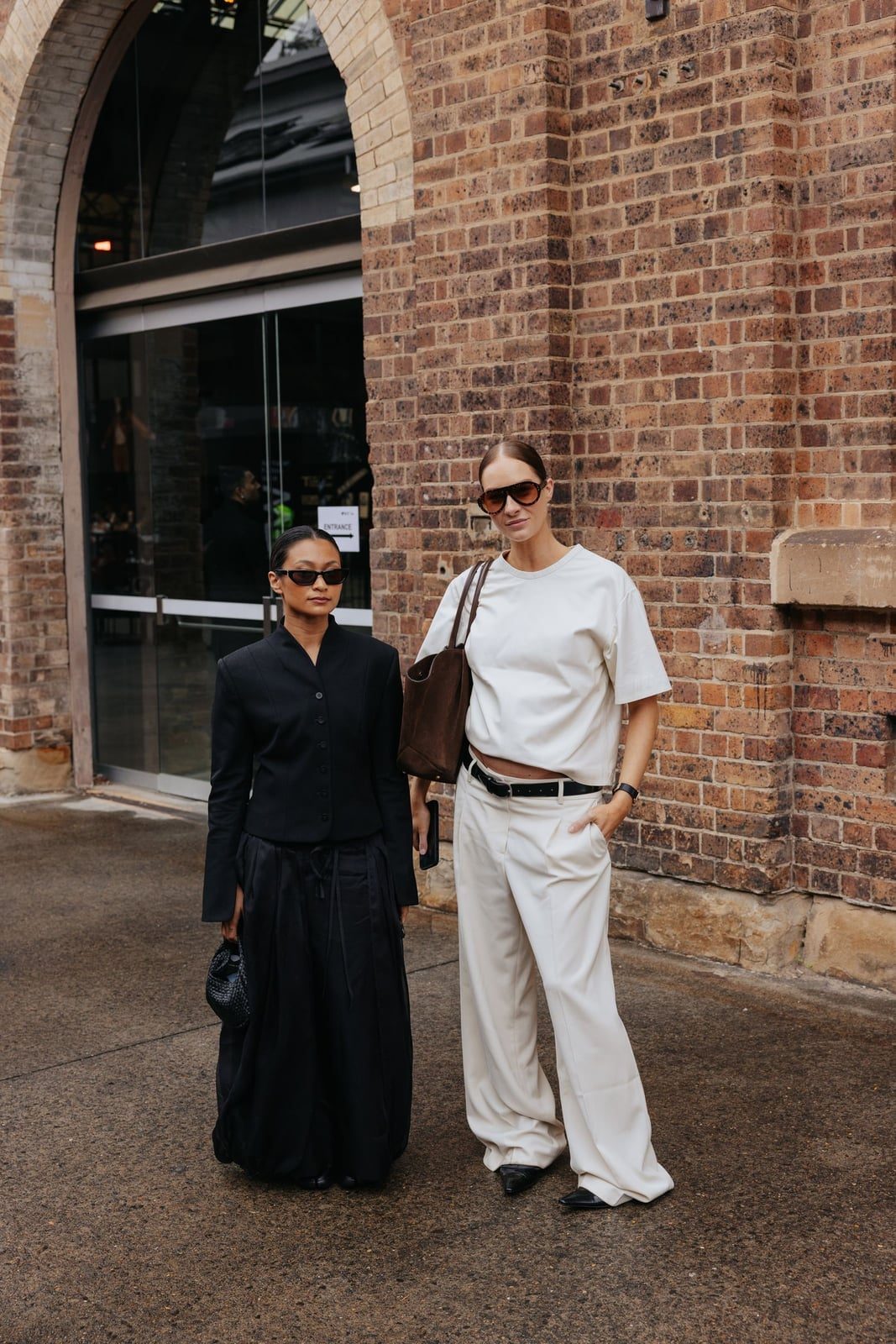 Structured Black Blazer Over Flowing Skirt Structured Black Blazer Over Flowing Skirt — Classy Neutral Outfits