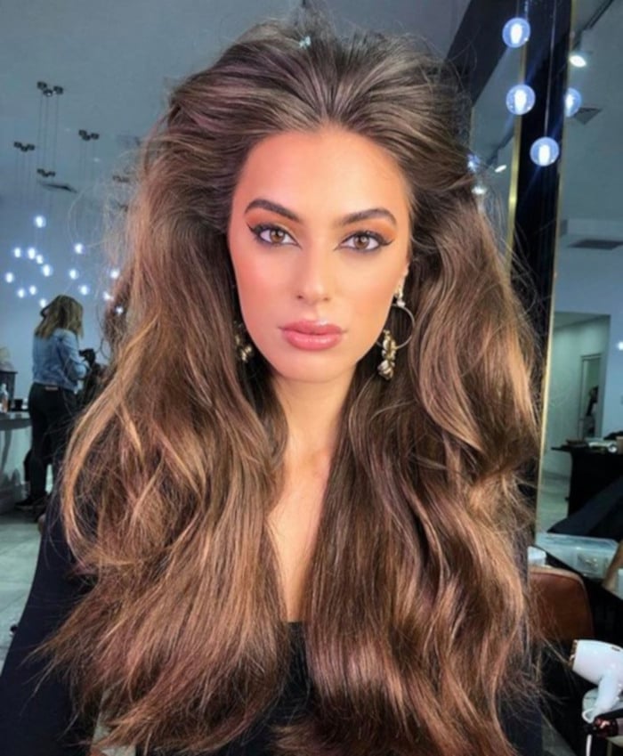 Mid-Back Brown With Blonde Highlights Blowout Mid-Back Brown With Blonde Highlights Blowout — Classy New Hairstyles
