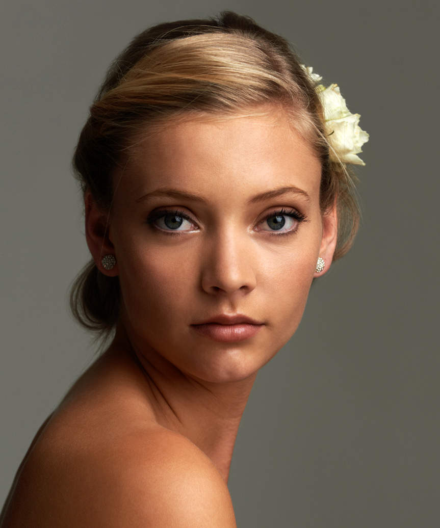 Blonde Updo With Soft Texture Blonde Updo With Soft Texture — Classy New Hairstyles