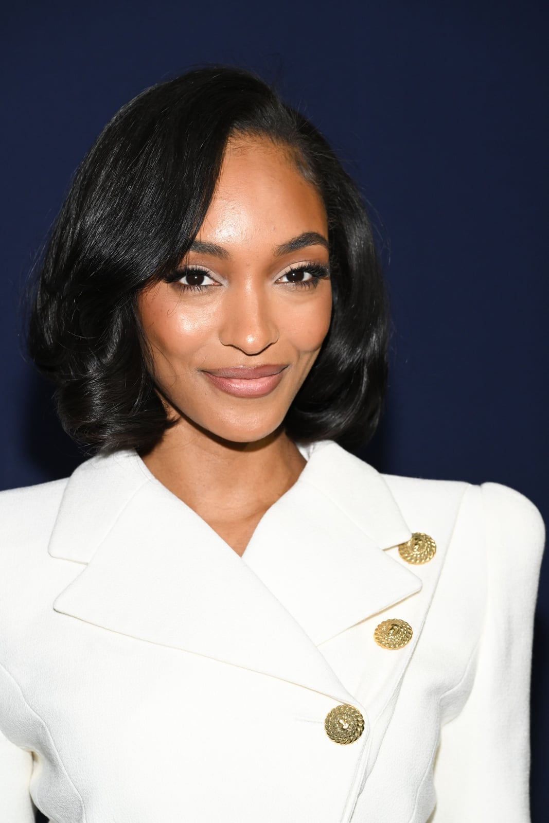 Polished Black Bob Collarbone Length Polished Black Bob Collarbone Length — Classy Old Money Haircuts