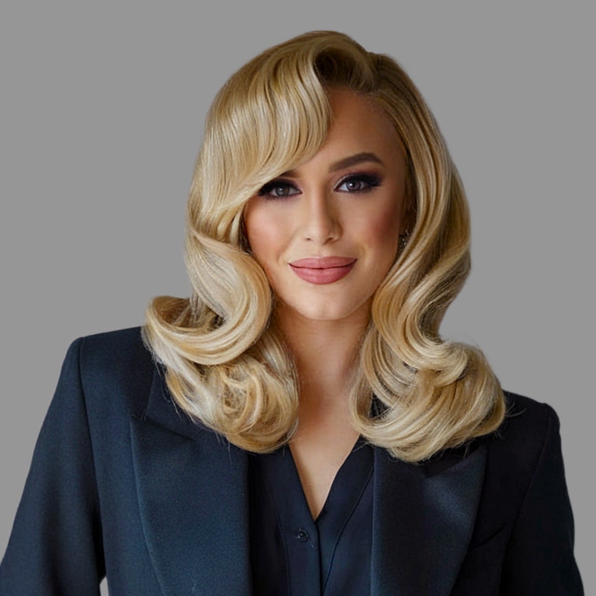 Ash Blonde Collarbone Layers Side Part Ash Blonde Collarbone Layers Side Part — Classy Old Money Haircuts