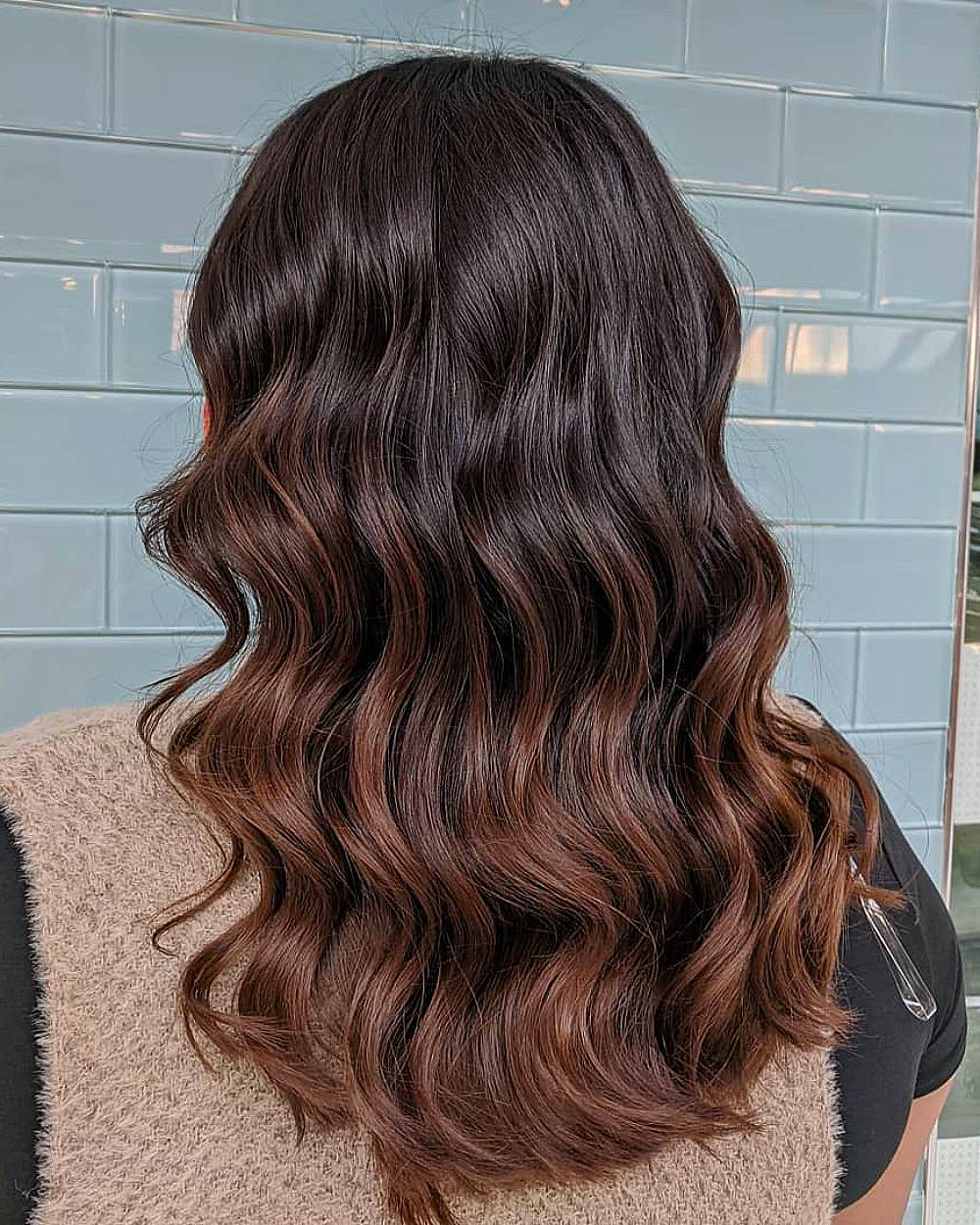 Thick Wavy Ombre Dark Brown To Honey Blonde With Viewed From The Back Thick Wavy Ombre Dark Brown To Honey Blonde With Viewed From The Back — Classy Ombre Hair
