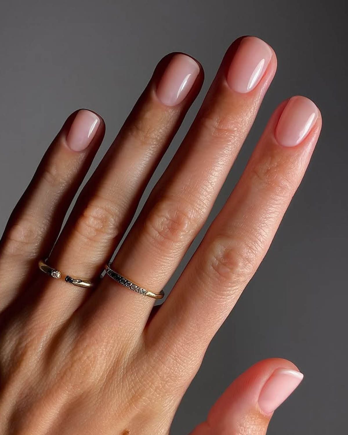 Sheer Pale Pink Glossy Short Oval Nails Sheer Pale Pink Glossy Short Oval Nails — Classy One Color Nails