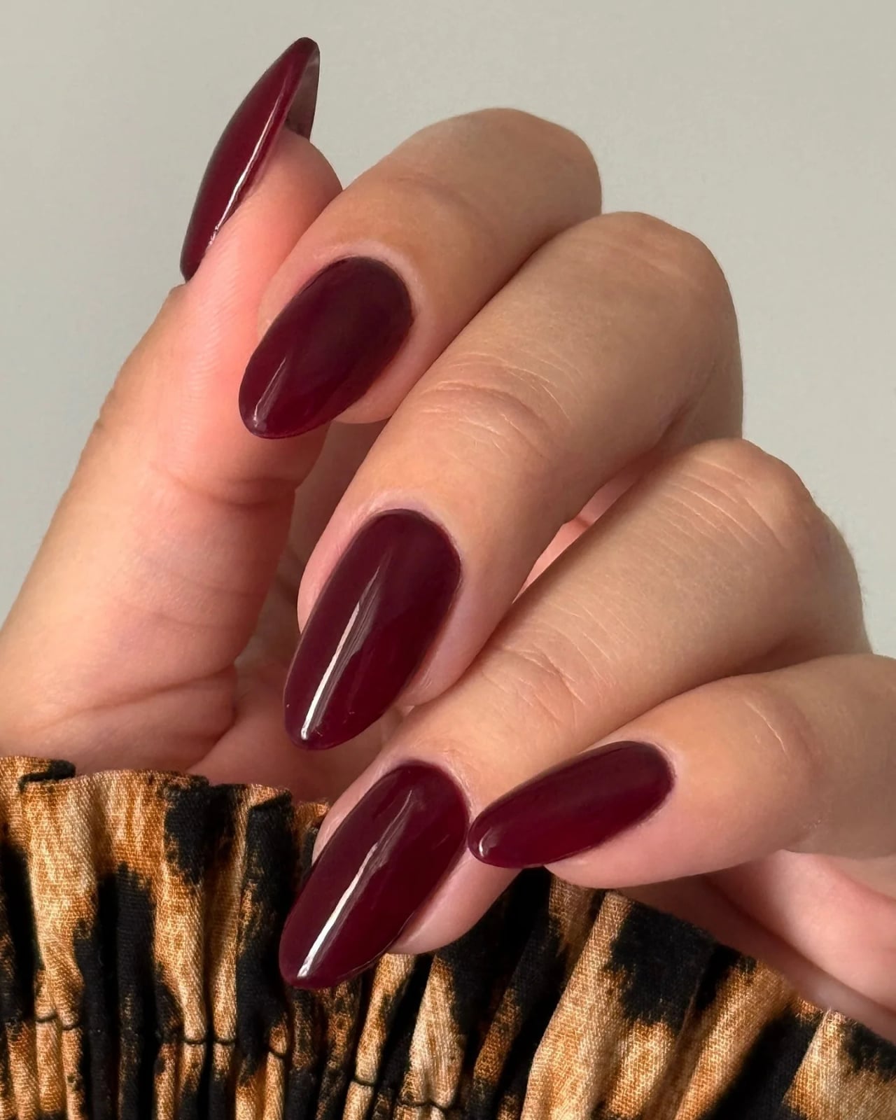 Long Stiletto Wine Red Glossy Nails Long Stiletto Wine Red Glossy Nails — Classy One Color Nails