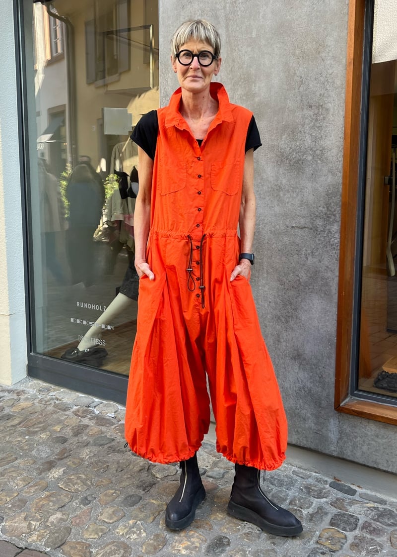 Oversized Orange Jumpsuit for Casual Day Oversized Orange Jumpsuit for Casual Day — Classy Orange Outfits