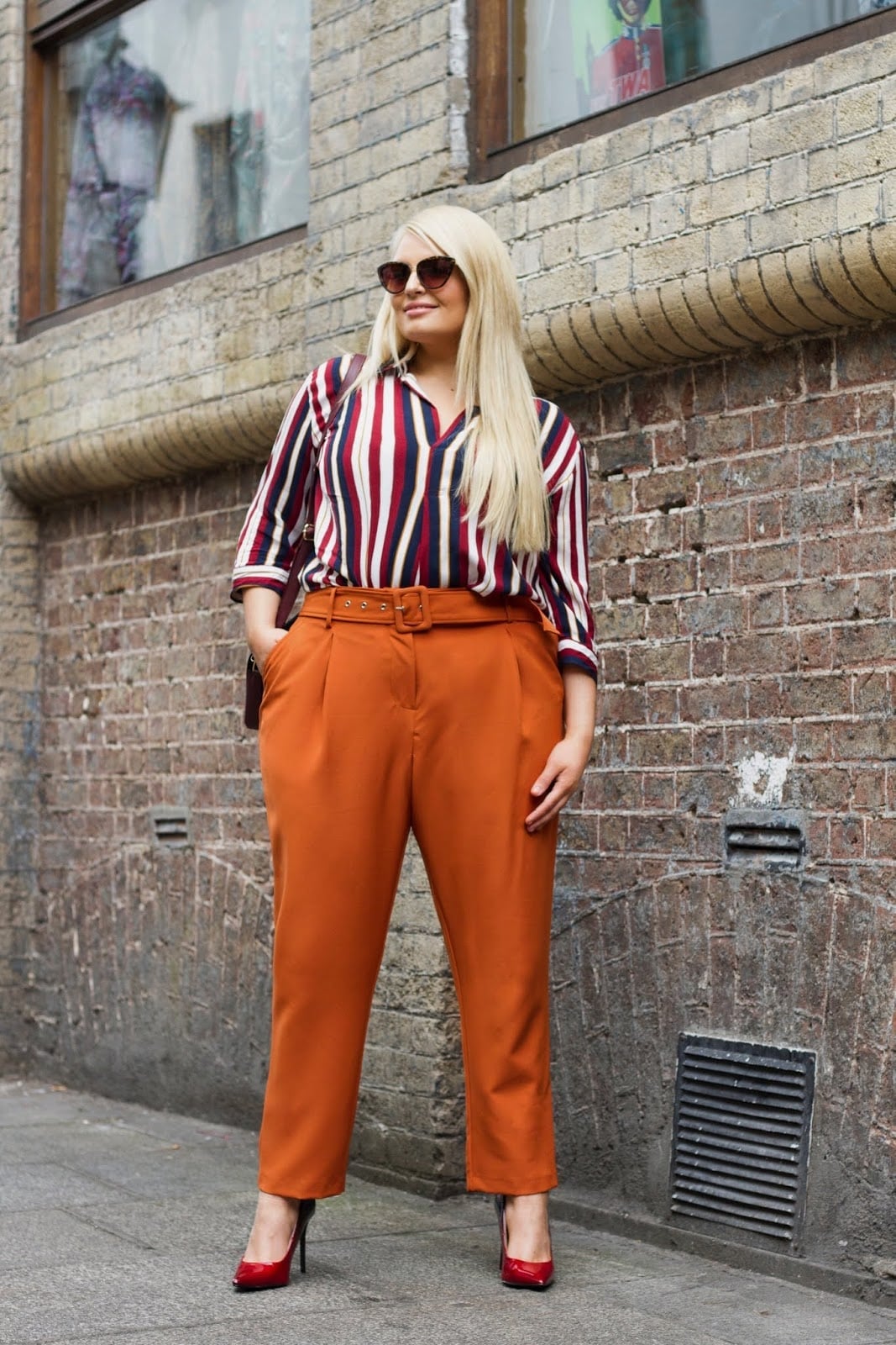 High-waisted Orange Wide-Leg Trousers, Statement Version — Classy Orange Pants Outfits