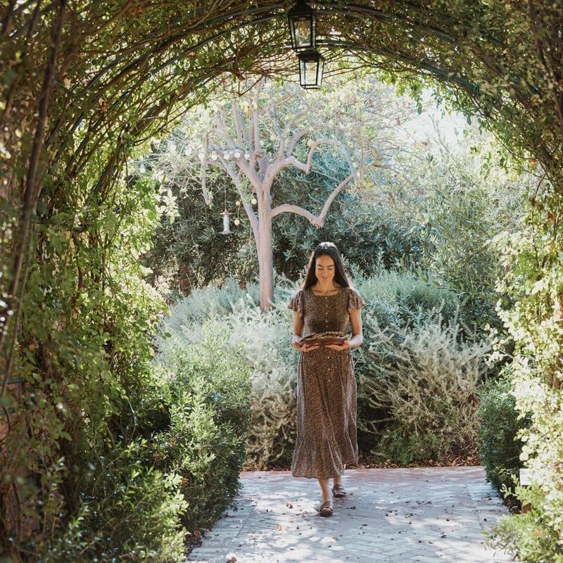 Floral Print Midi Dress In Garden Setting Floral Print Midi Dress In Garden Setting — Classy Outdoor Outfit