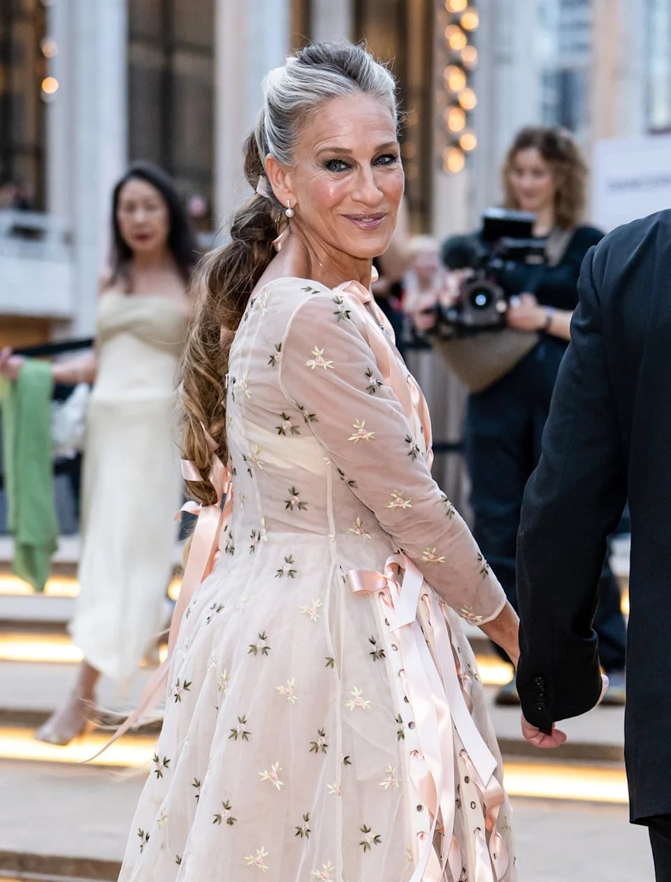 Collarbone Silver Grey With Subtle Highlights — Classy Outfit Hair