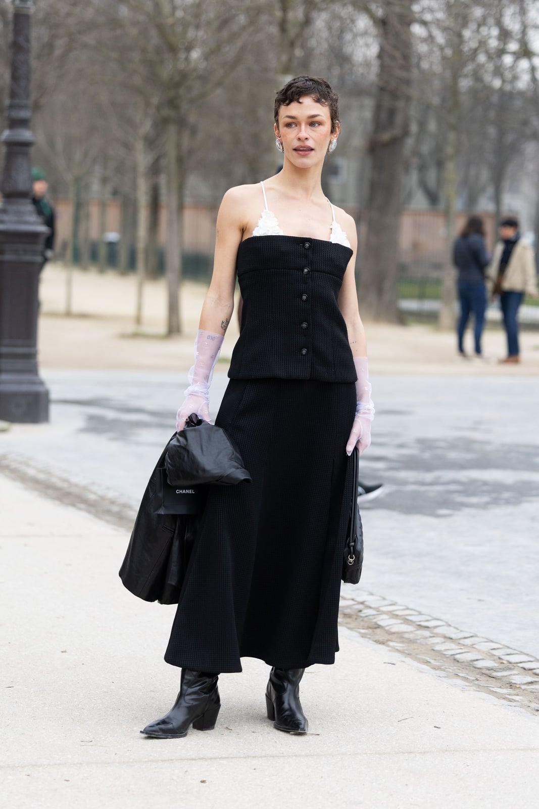 Black Midi Skirt With Corset Top And Cowboy Boots — Classy Outfits with Cowboy Boots