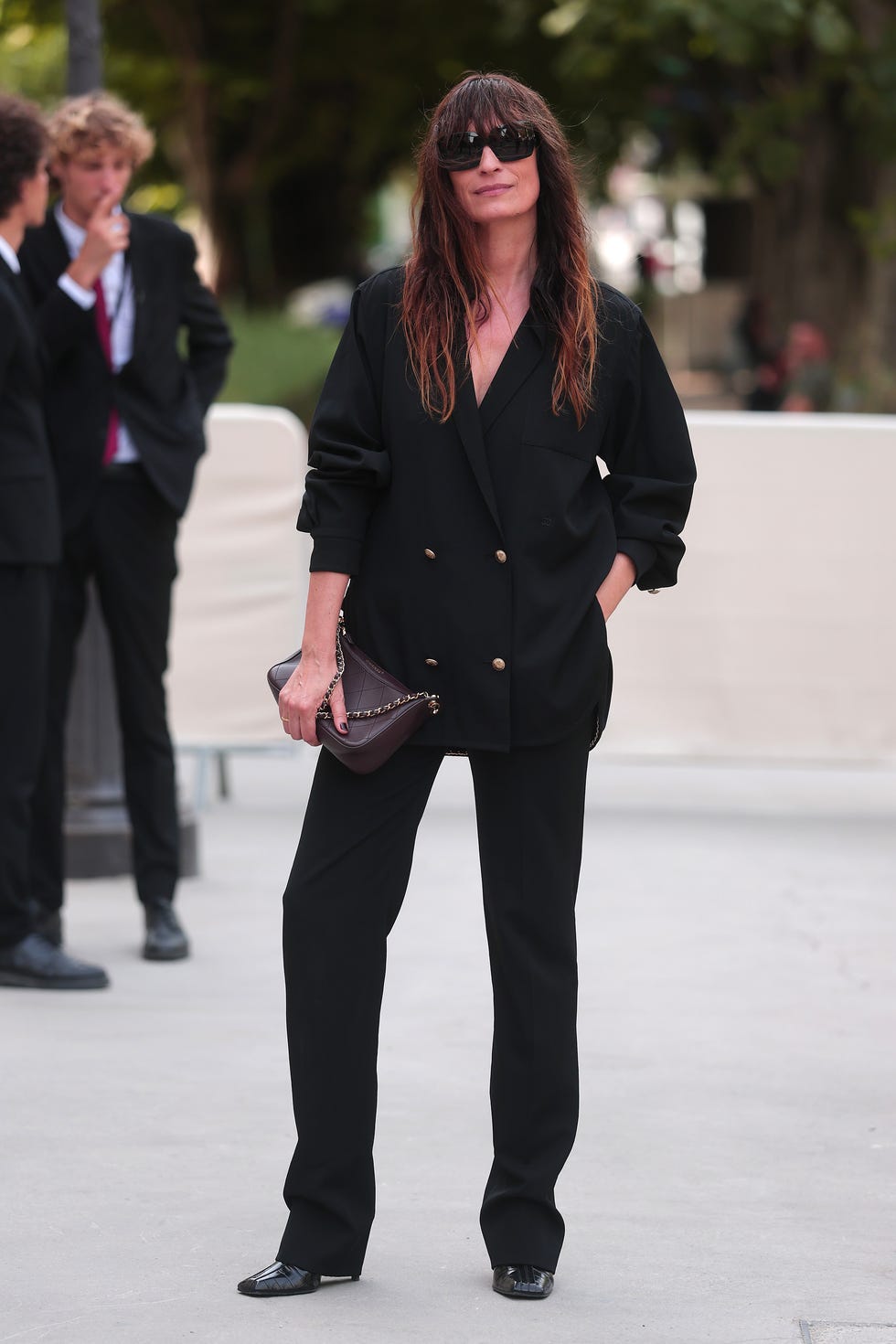 Patent Leather Flats with Oversized Blazer and Trousers, Close-Up Take Patent Leather Flats with Oversized Blazer and Trousers, Close-Up Take — Classy Outfits with Flats