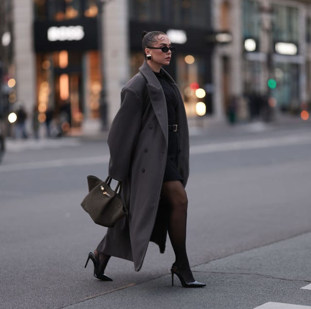 Oversized Charcoal Coat And Opaque Tights — Classy Outfits with Tights