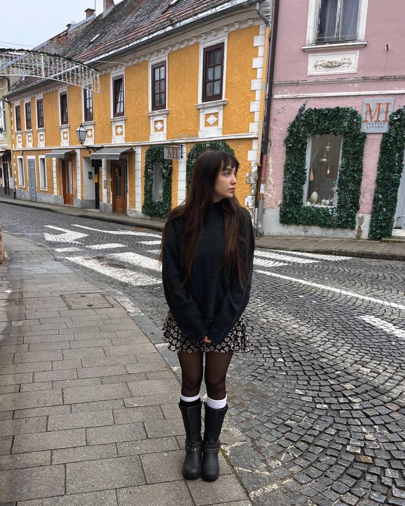 Floral Skirt With Black Tights — Classy Outfits with Tights