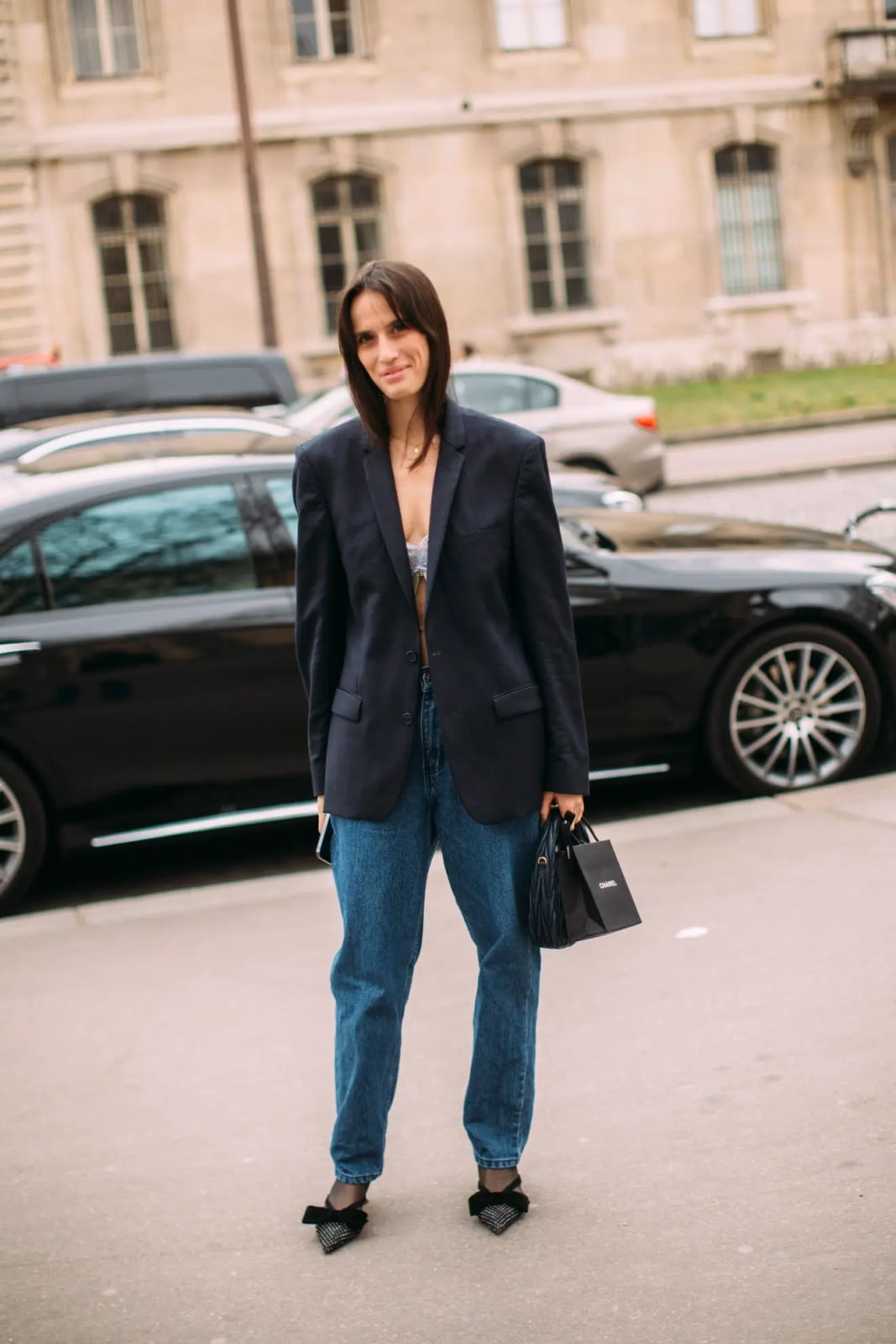 Oversized Navy Blazer with Relaxed Jeans Oversized Navy Blazer with Relaxed Jeans — Classy Paris Outfits