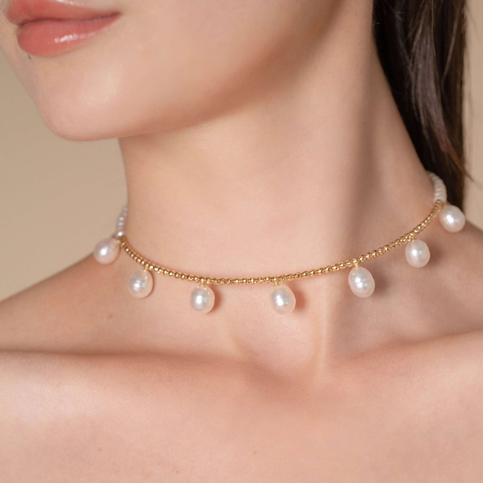 Delicate Gold Chain Necklace with Pearls Delicate Gold Chain Necklace with Pearls — Classy Pearl Outfits