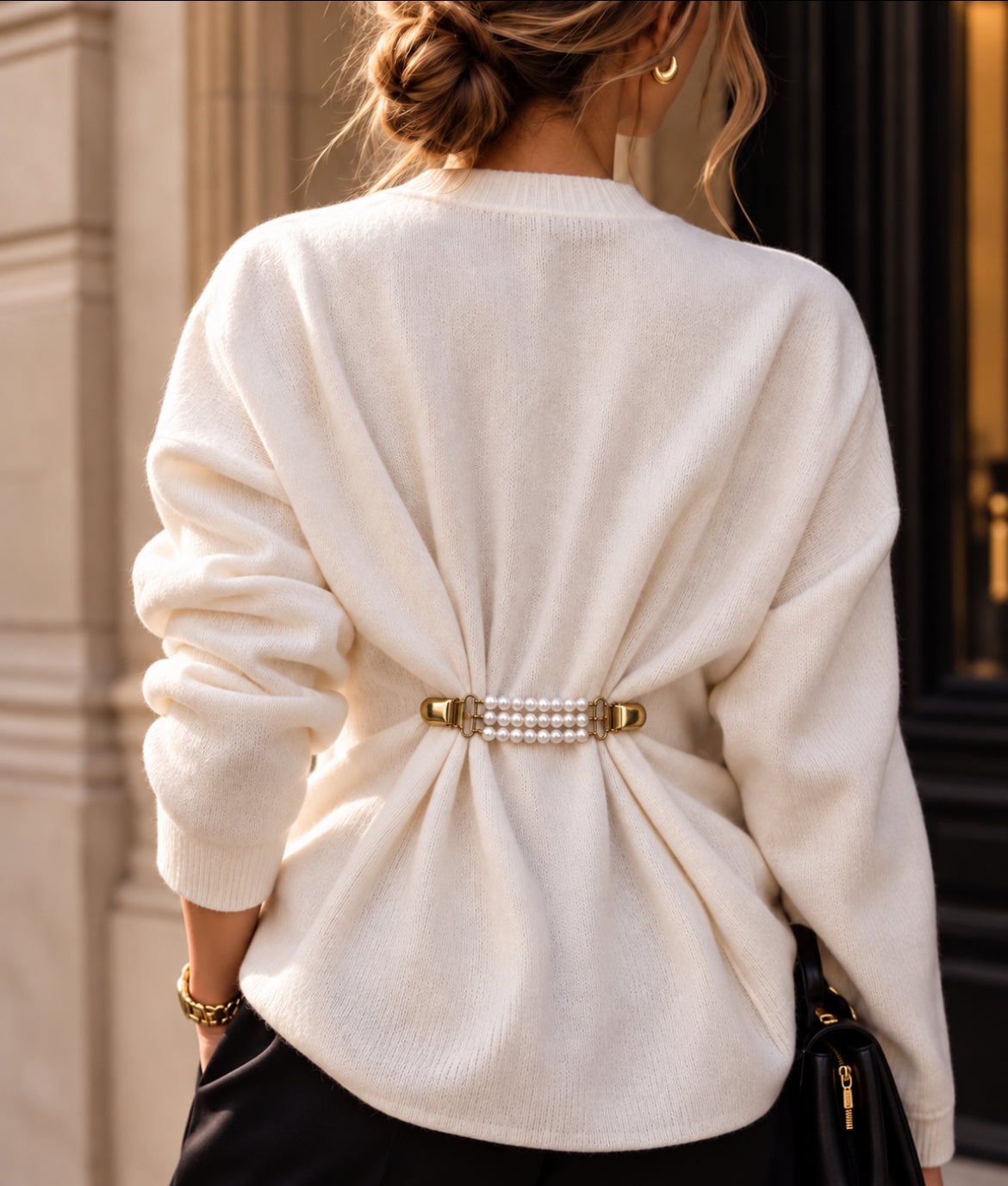 Oversized Cream Sweater with Pearl and Gold Belt Oversized Cream Sweater with Pearl and Gold Belt — Classy Pearl Outfits