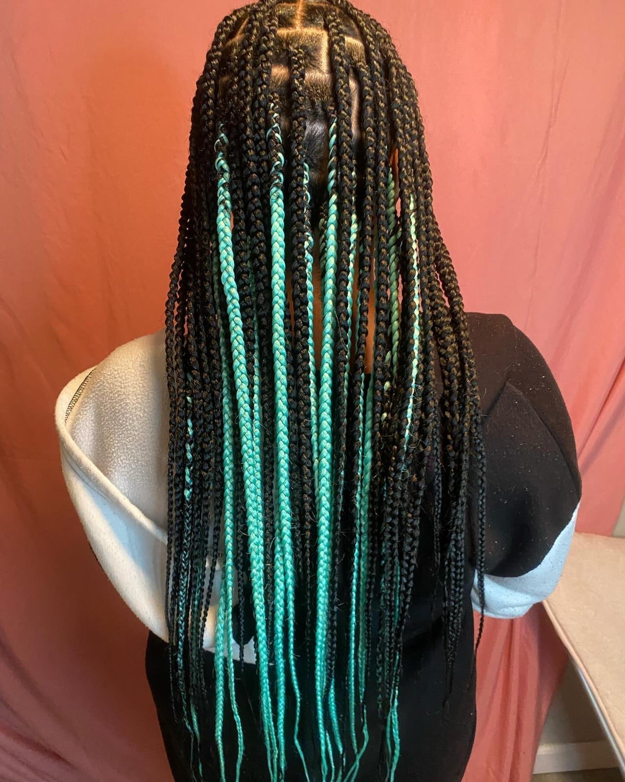 Black Box Braids With Turquoise Highlights Black Box Braids With Turquoise Highlights — Classy Peekaboo Braids