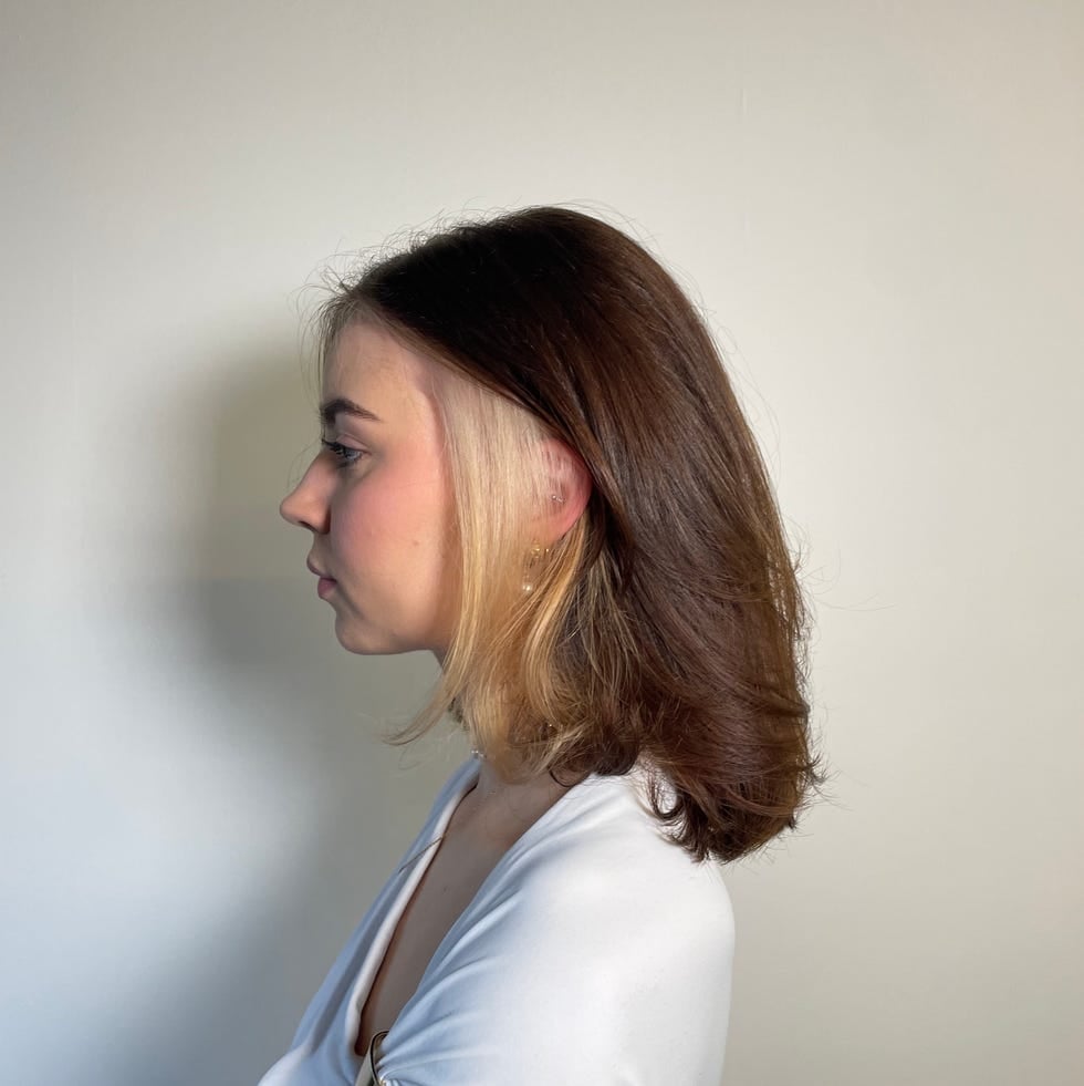 Layered Chin Bob With Curtain Bangs And Blonde Peekaboo, Close-Up Take — Classy Peekaboo Hair