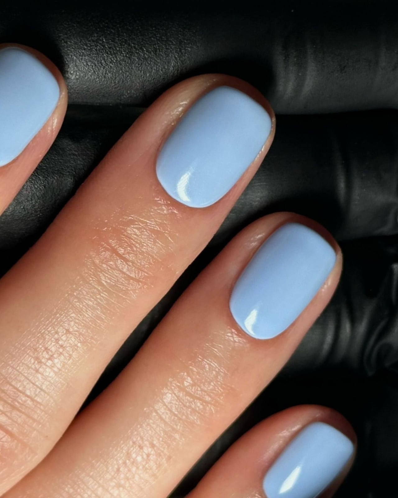 Classic Glossy Periwinkle Short Oval Nails Classic Glossy Periwinkle Short Oval Nails — Classy Periwinkle Nails