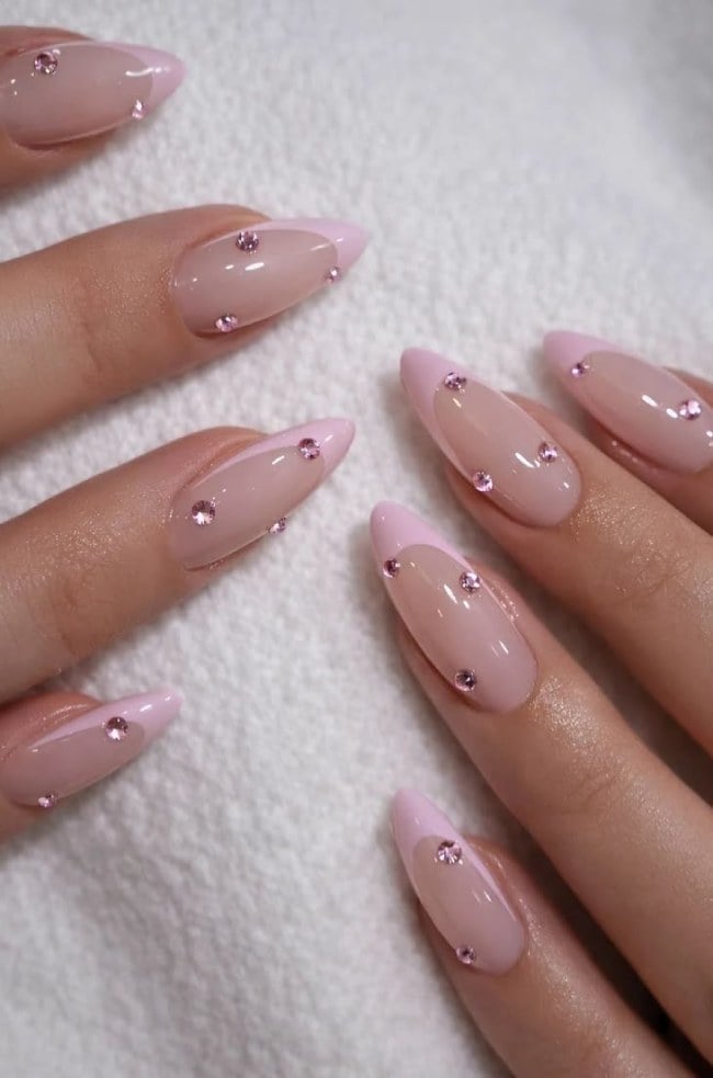 Medium Almond Pink Rhinestone French Tips, миндаль Medium Almond Pink Rhinestone French Tips, миндаль — Classy Pink French Tip Nails
