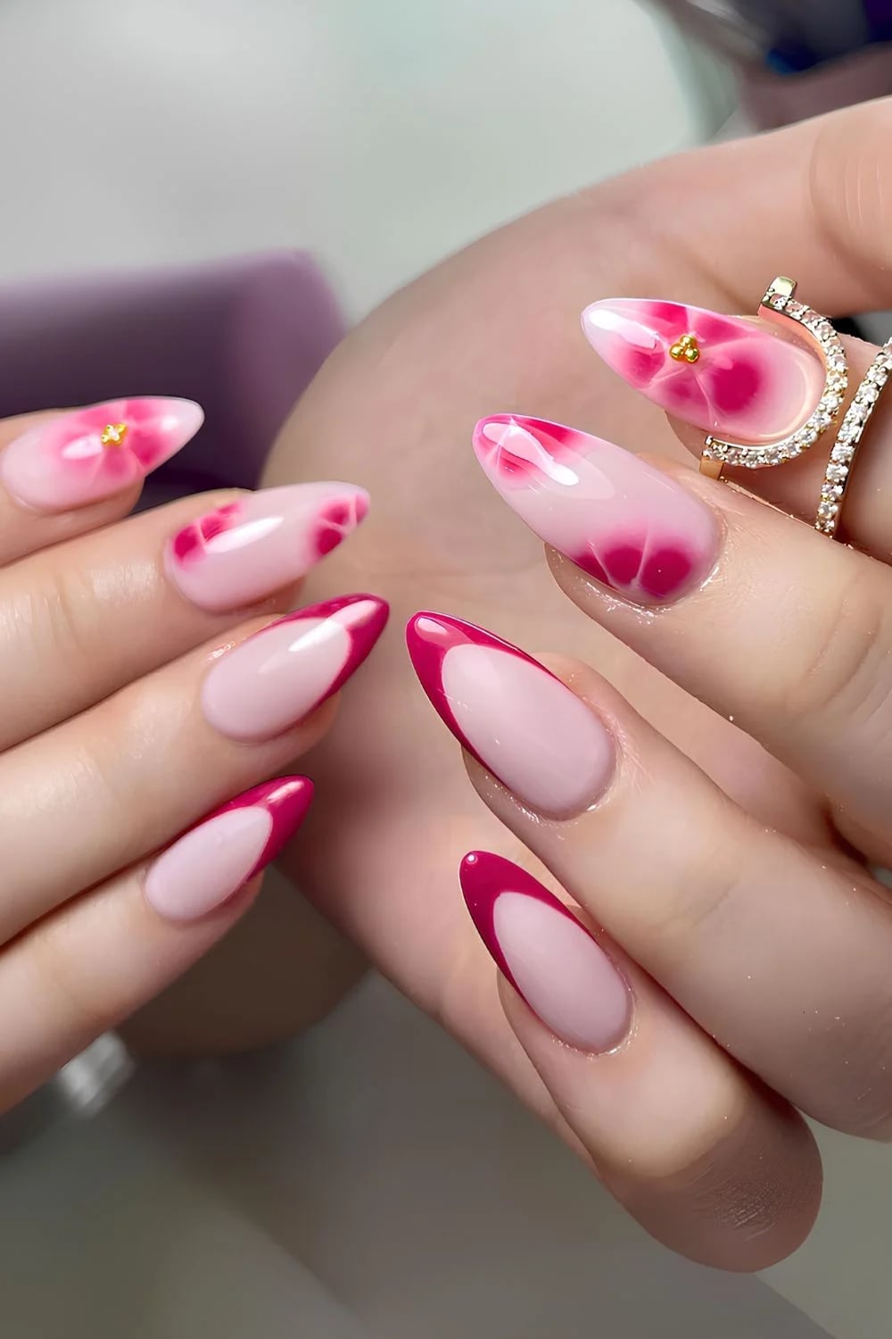 Medium Sharp Almond Pink Gradient French With острый миндаль Medium Sharp Almond Pink Gradient French With острый миндаль — Classy Pink French Tip Nails