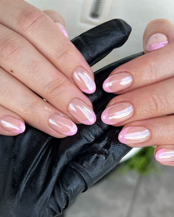 Short Almond Pearlescent Shimmer Pink French Tips, Close-Up Take Short Almond Pearlescent Shimmer Pink French Tips, Close-Up Take — Classy Pink French Tip Nails