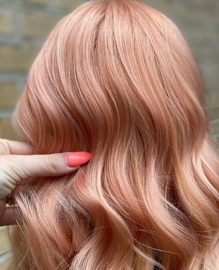Rose Gold Collarbone Waves With Highlights, Close-Up Take — Classy Pink Hair Color
