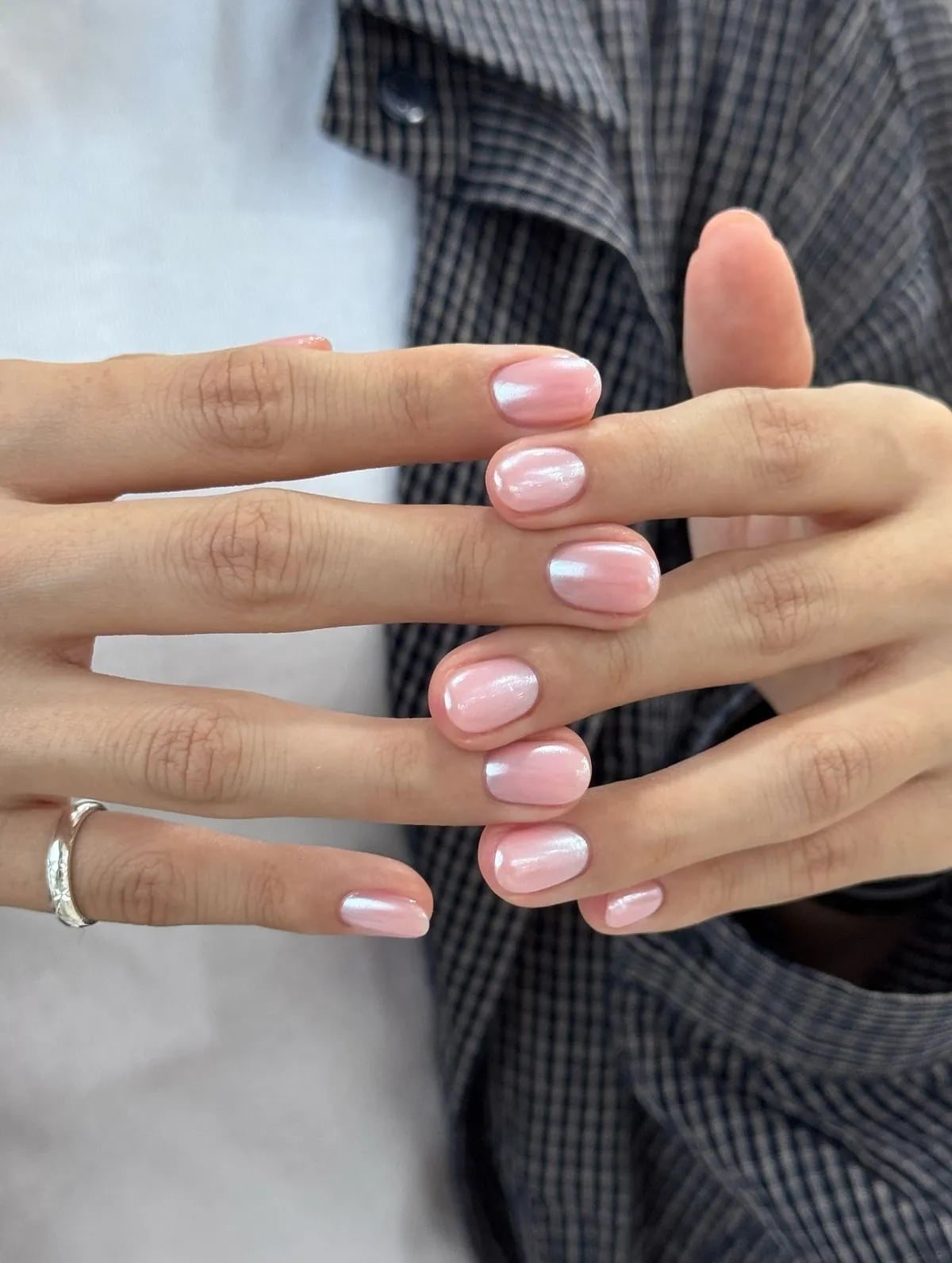 Pale Pink Iridescent Milky Glossy Short Oval Nails With Full Color — Classy Plain Nails
