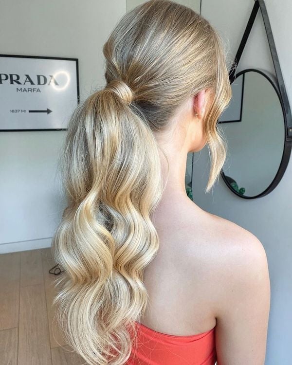 Ash Blonde Ponytail Face-Framing Curtain Bangs Ash Blonde Ponytail Face-Framing Curtain Bangs — Classy Ponytail with Bangs
