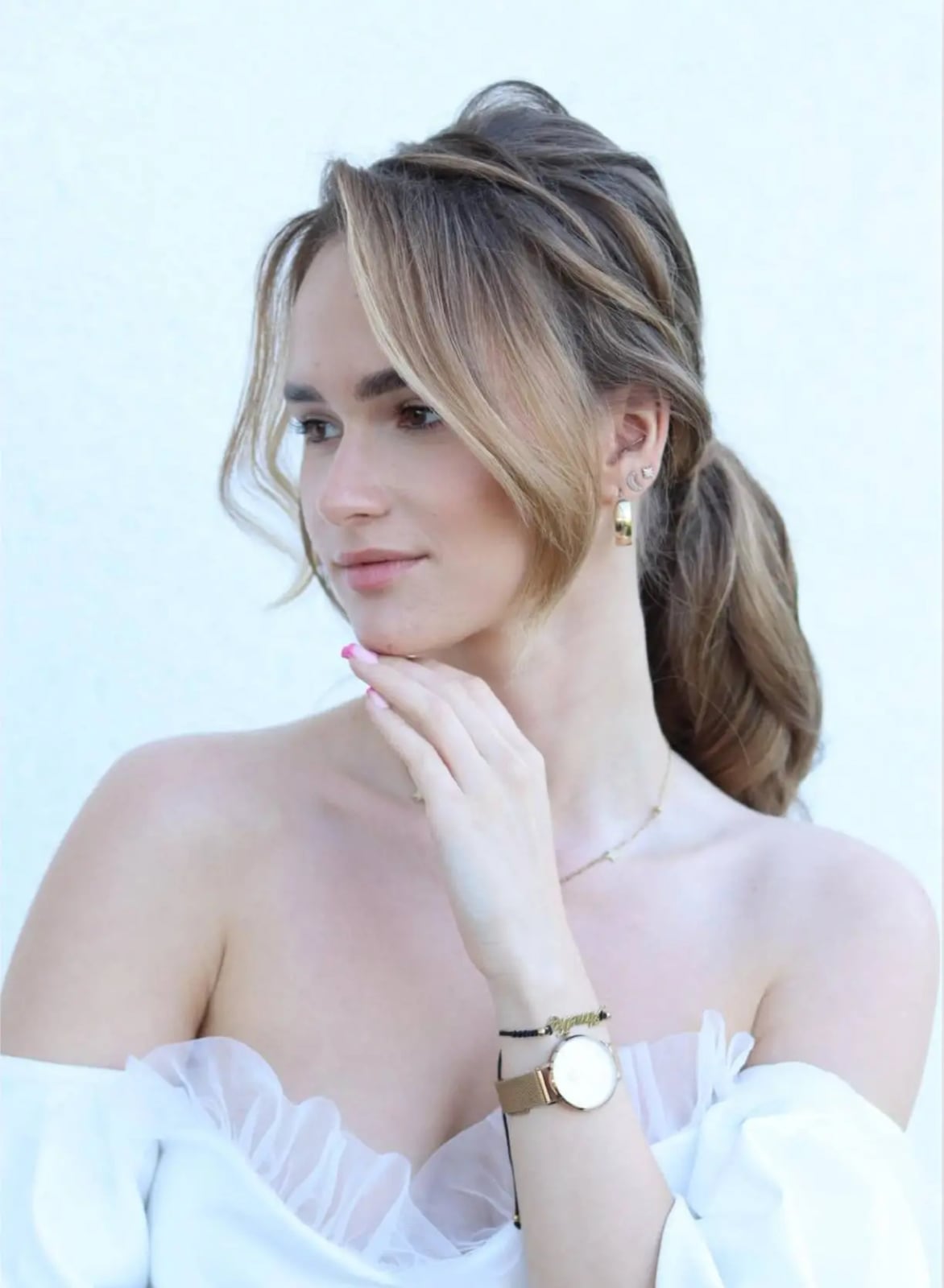 Dark Blonde Ponytail Wavy Mid-Back Dark Blonde Ponytail Wavy Mid-Back — Classy Ponytail with Bangs
