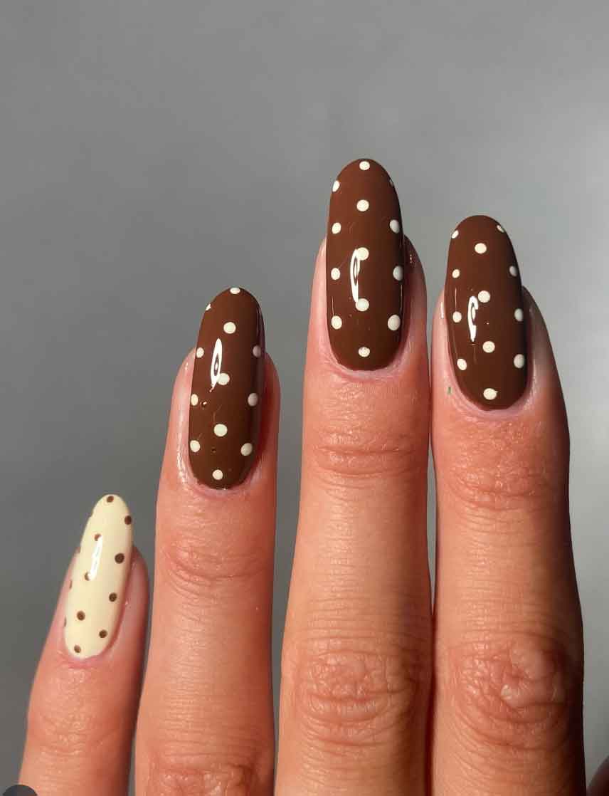 Medium Oval Cream With White Polka Dots Medium Oval Cream With White Polka Dots — Classy Preppy Nails