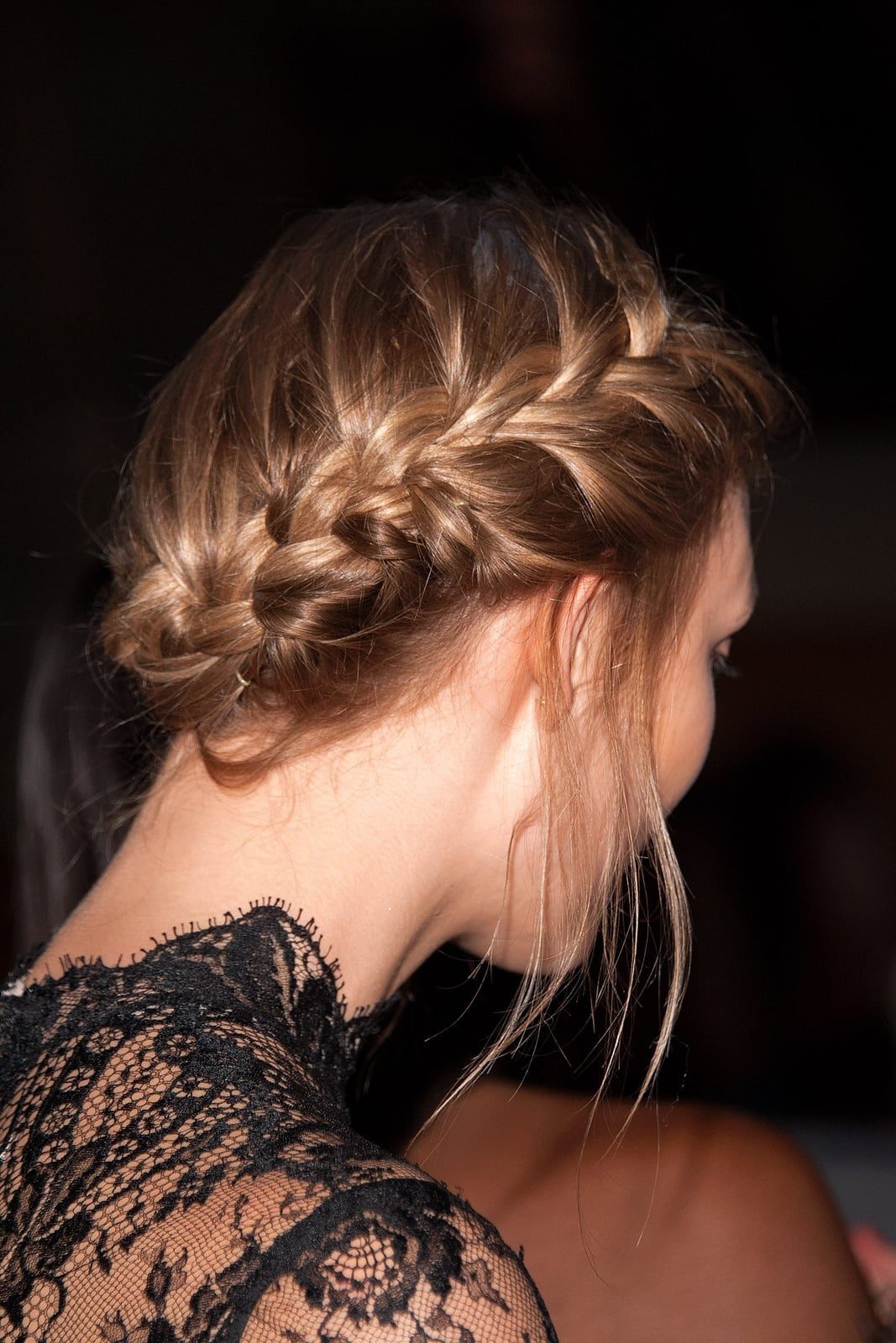 Collarbone Fishtail Braid With Loose Strands Collarbone Fishtail Braid With Loose Strands — Classy Quick Braids Hairstyle