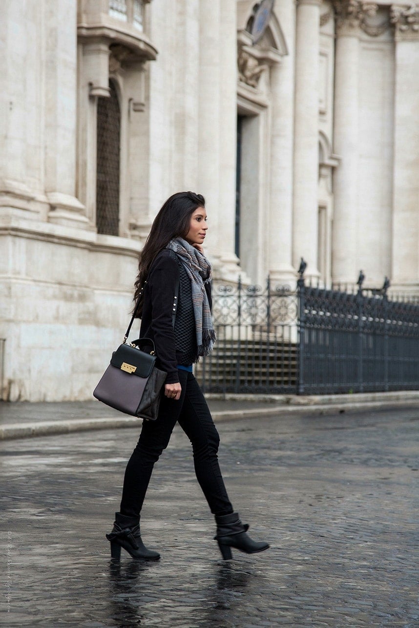 Black Jacket with Skinny Jeans and Plaid Scarf — Classy Rainy Day Outfits