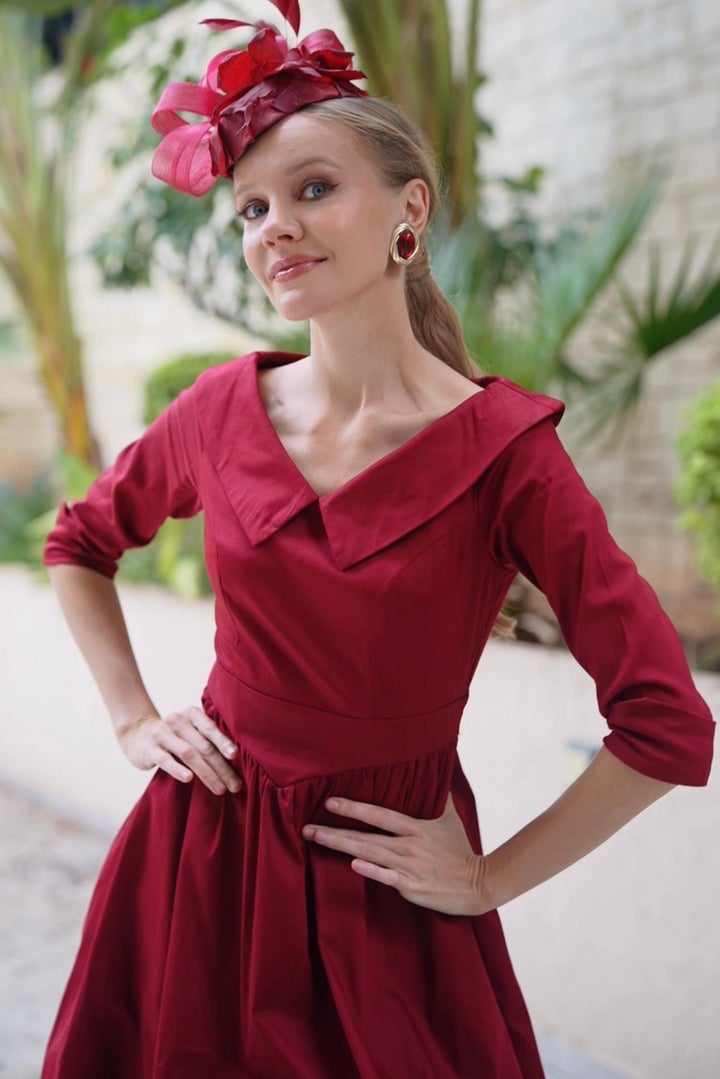 Burgundy Dress With Prominent Collar Detail Burgundy Dress With Prominent Collar Detail — Classy Retro Outfits