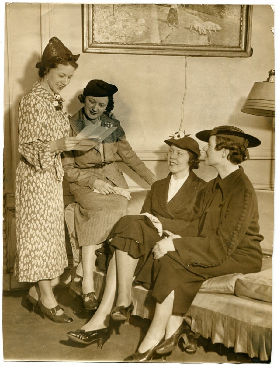 1940s-50s Patterned Dress with Jacket, Hat, and Gloves 1940s-50s Patterned Dress with Jacket, Hat, and Gloves — Classy Retro Style